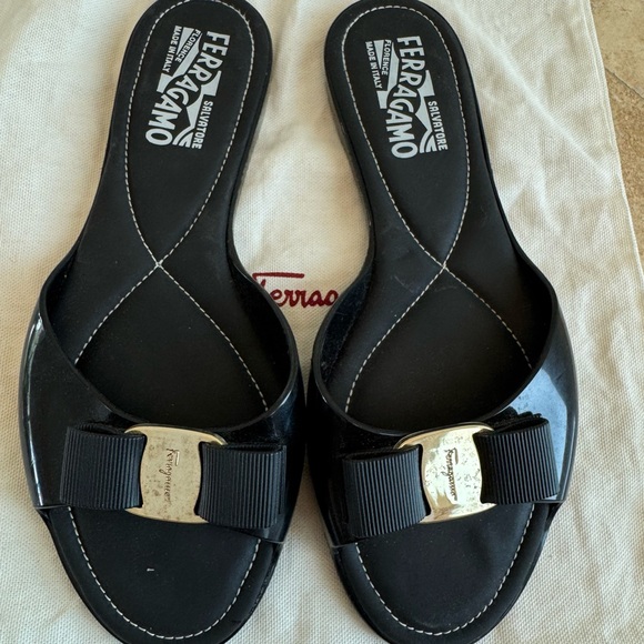 Salvatore Ferragamo Black Sandals with Vara Bow - Picture 1 of 11